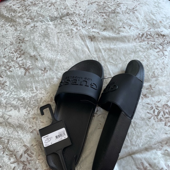 Guess Men shoes. New #13 comes with tag and proof of payment.Nice for gifts. - Picture 5 of 10